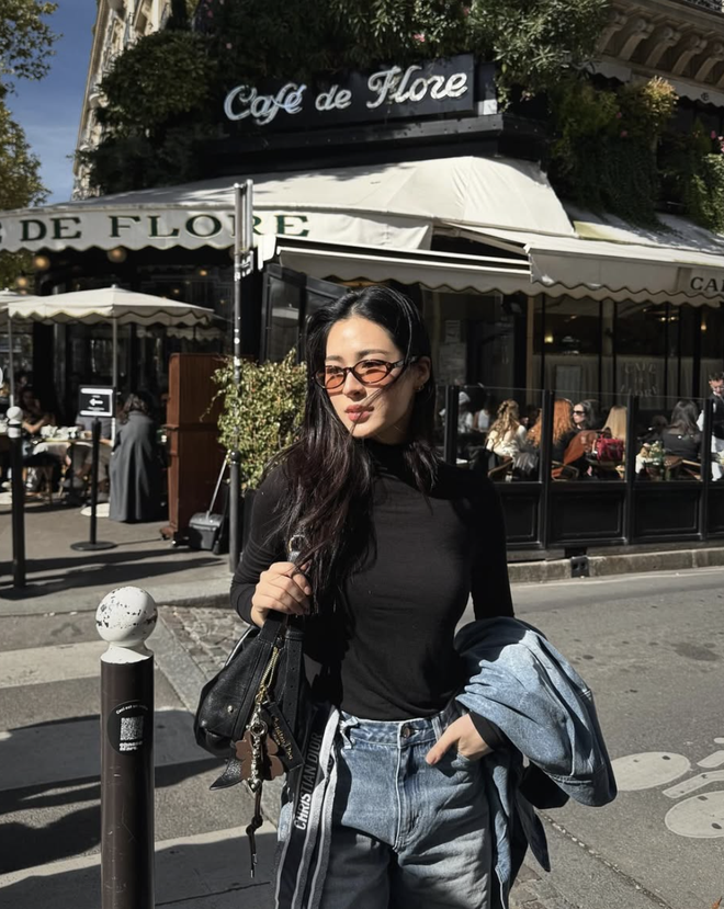 Áo cổ lọ trung tính khẳng định vẻ đẹp thời thượng ngày thu- Ảnh 2.