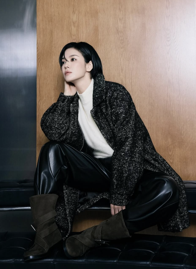 Áo cổ lọ trung tính khẳng định vẻ đẹp thời thượng ngày thu- Ảnh 6.