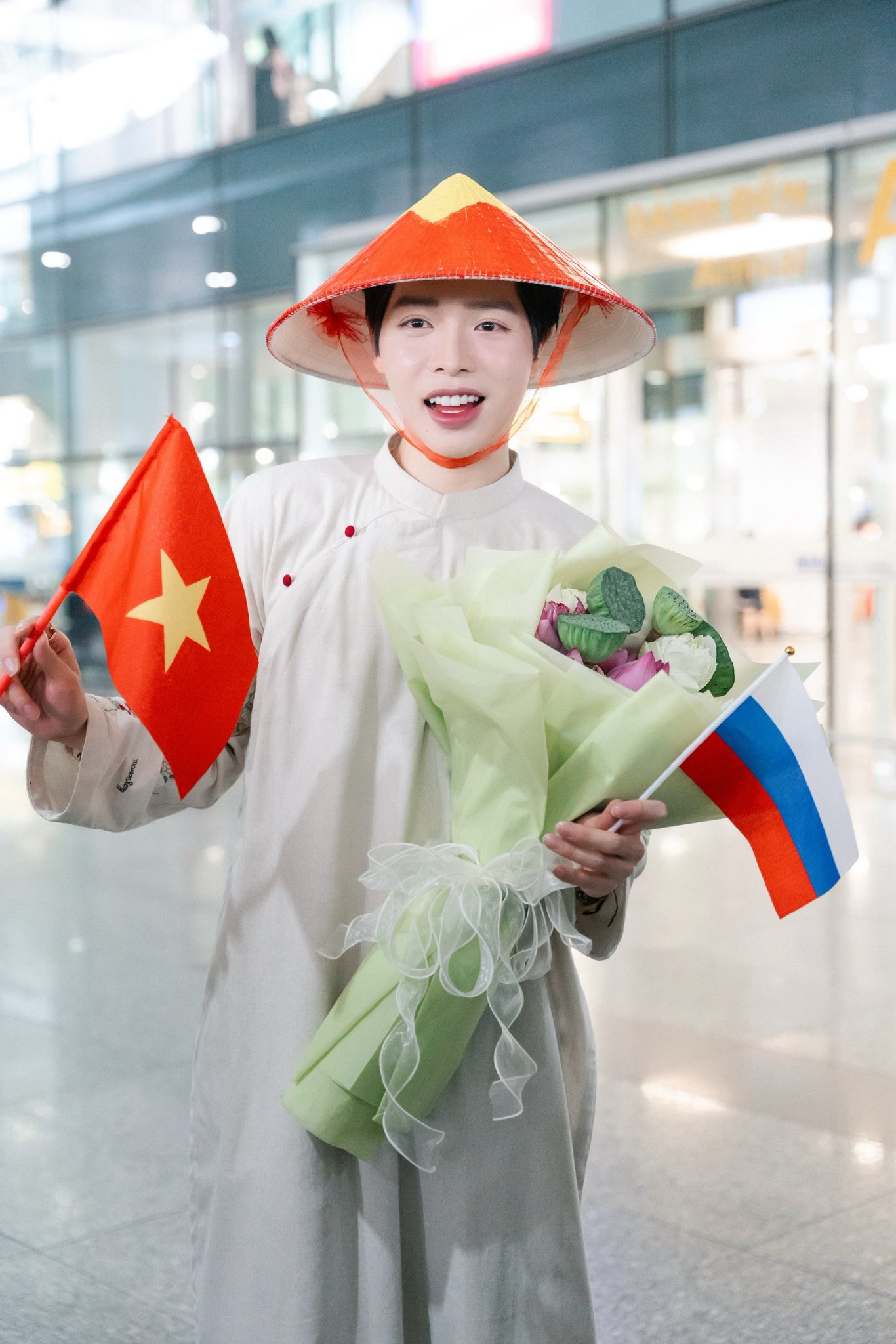 Giải đáp về sân khấu Intervision đậm hồn Việt của Đức Phúc, tại sao có tất cả nhưng vẫn thiếu cờ đỏ sao vàng?- Ảnh 10.