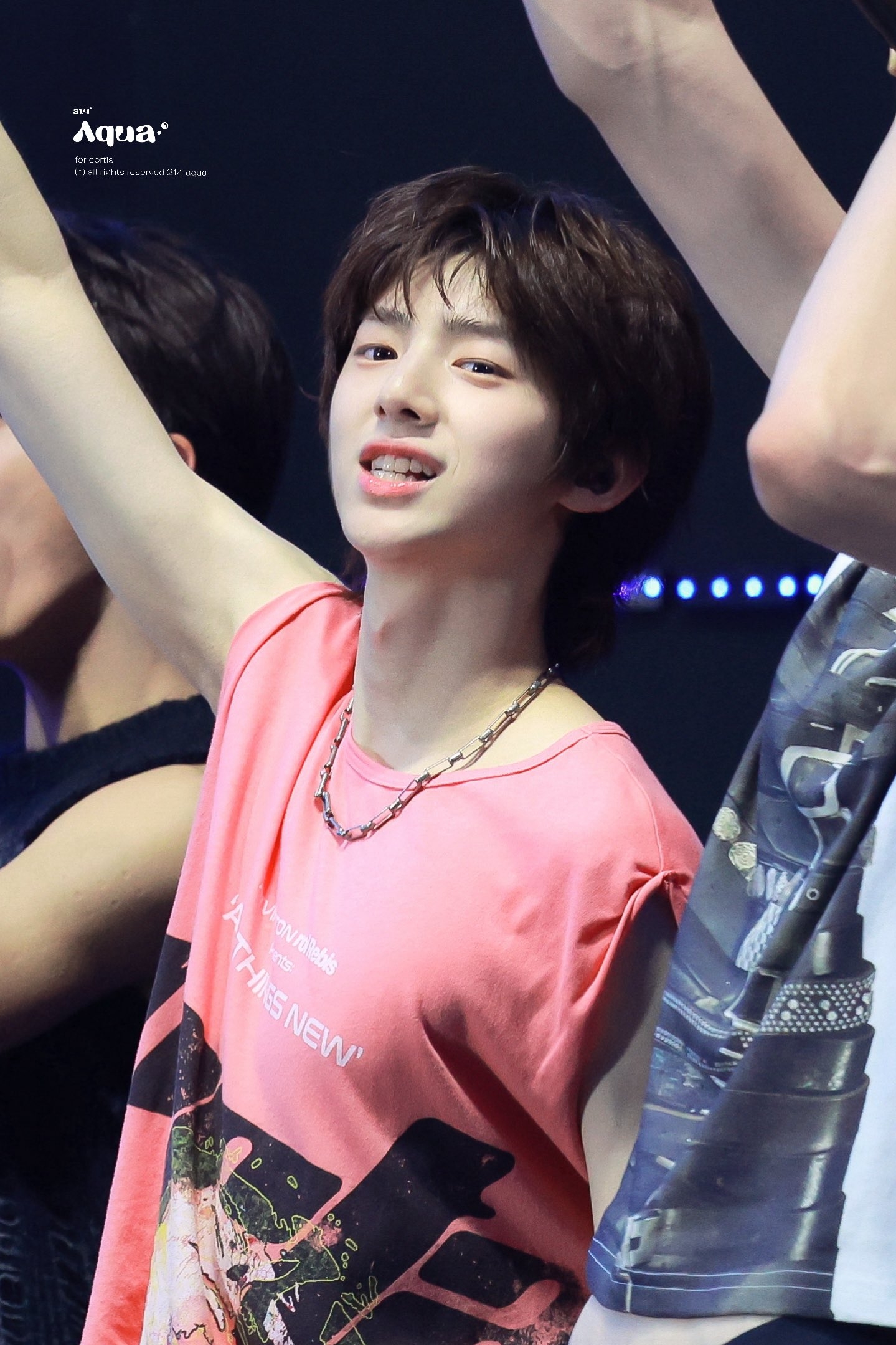 Nhóm nam đang mang cơn sốt Kpop trở lại: Tưởng flop ai ngờ hot không tưởng, toàn “ngoan xinh yêu” làm cô dì đổ đứ đừ- Ảnh 6.