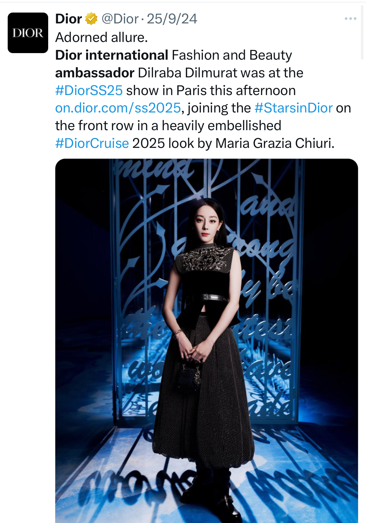 Địch Lệ Nhiệt Ba chưa thoát drama: Ảnh đẹp long lanh tại show Dior là giả, bị hãng cho mặc đồ giá trị thấp?- Ảnh 13.