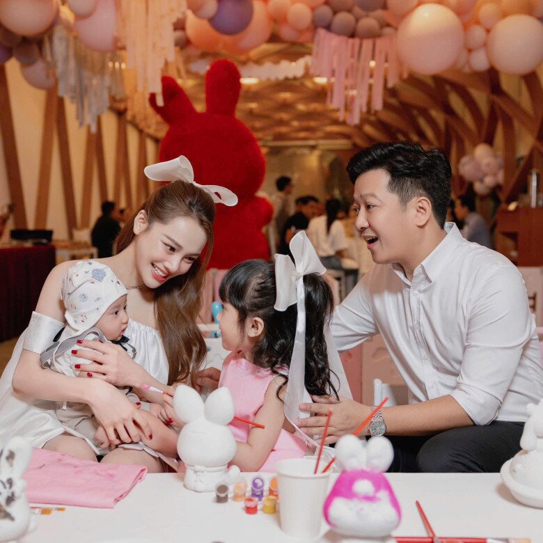 Cặp đôi hiện đã có 3 con đủ nếp, đủ tẻ.