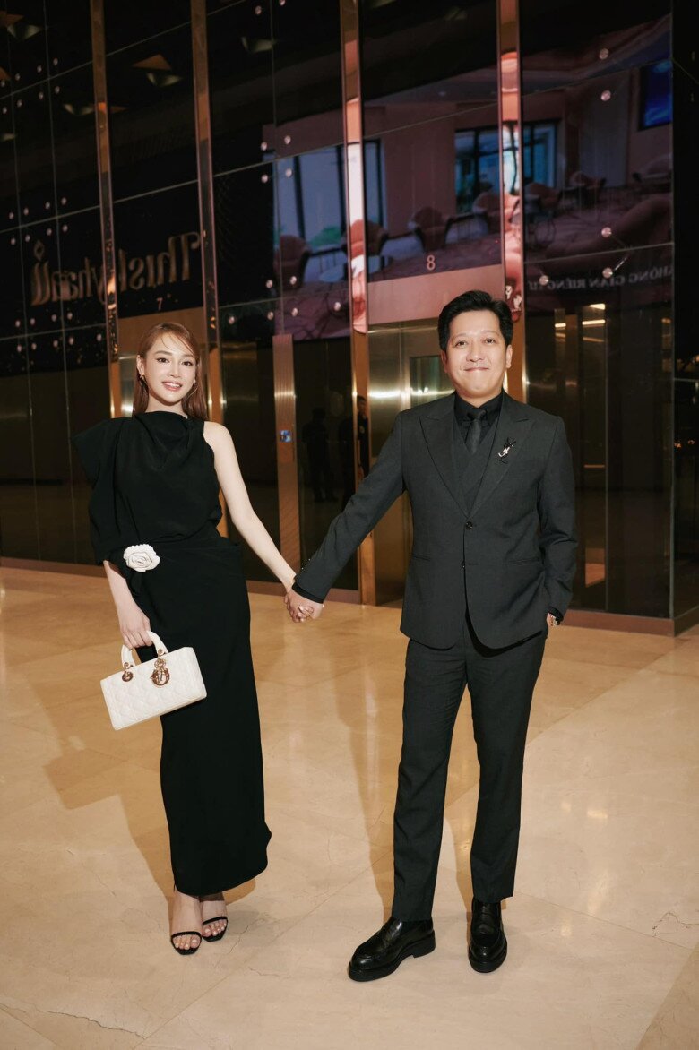 Trường Giang và Nhã Phương khiến dân tình ngưỡng mộ bởi cuộc sống hạnh phúc, viên mãn.