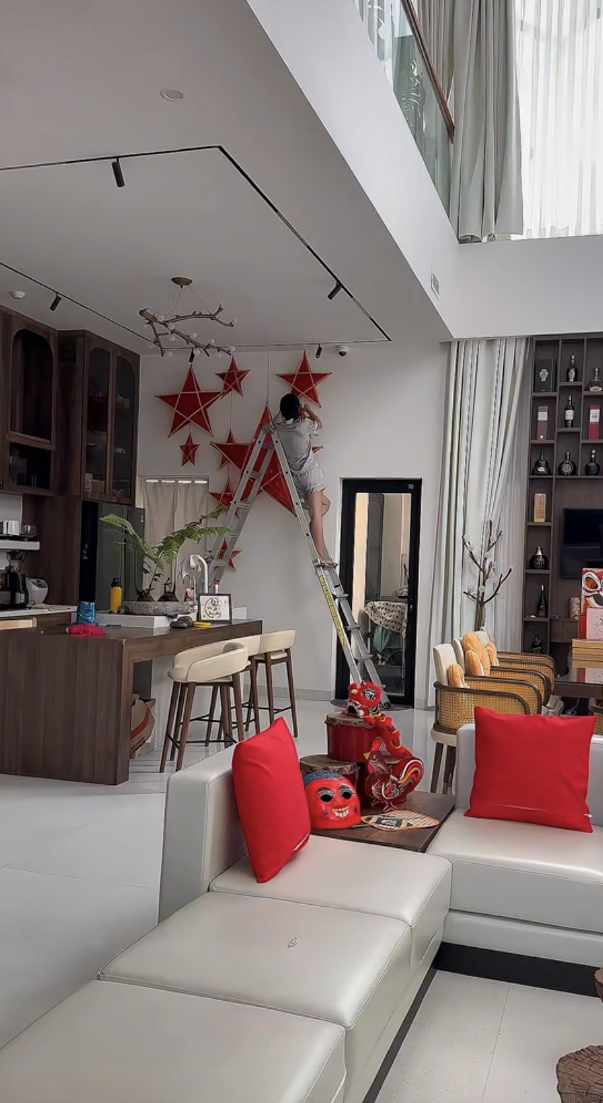 Bà chủ khu du lịch sinh thái trang trí biệt thự rộng 1.000m2 đón Trung thu: Giàu có nhiều, nhưng kiểu này 