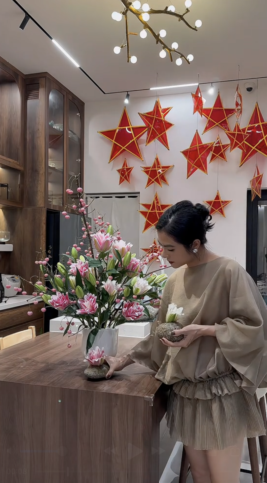 Bà chủ khu du lịch sinh thái trang trí biệt thự rộng 1.000m2 đón Trung thu: Giàu có nhiều, nhưng kiểu này 