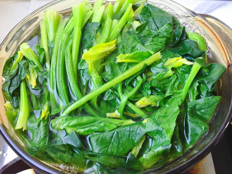 Hai rau này xào chung với nhau ăn ngon không cần thịt, lại rất bổ gan, bỏ qua thật phí - 4