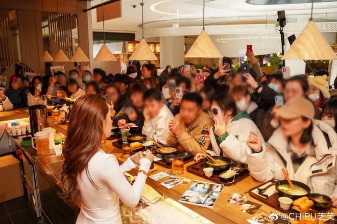 Những lần nghệ sĩ Việt vang danh quốc tế: Phương Mỹ Chi gây sốt khắp châu Á, Đức Phúc vô địch 44 năm có 1- Ảnh 10. Những lần nghệ sĩ Việt vang danh quốc tế: Phương Mỹ Chi gây sốt khắp châu Á, Đức Phúc vô địch 44 năm có 1- Ảnh 10.