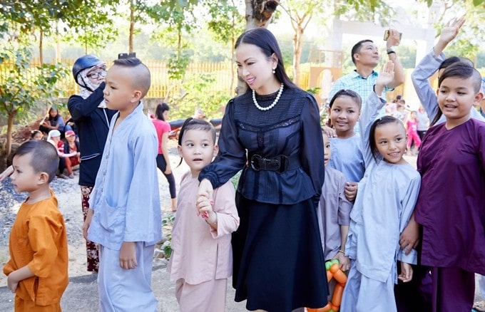 Nữ ca sĩ giàu nhất Việt Nam, sở hữu 35 nghìn tỷ và những căn biệt thự ở Mỹ siêu khủng- Ảnh 14.