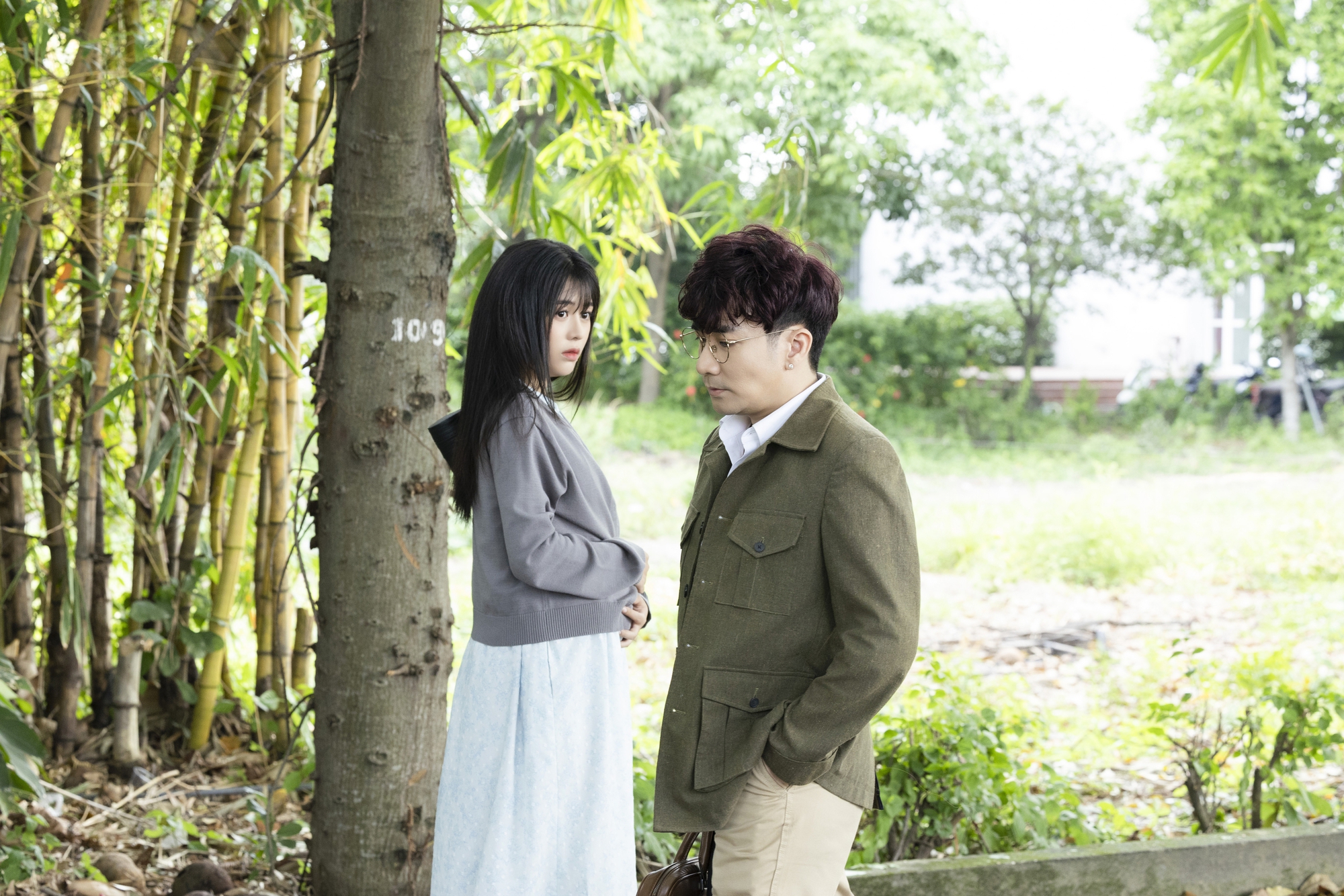 Nam ca sĩ Vpop giàu tới mức tiền đổ ào xuống chân, tung MV mới khiến thanh xuân bao thế hệ như ùa về- Ảnh 7.