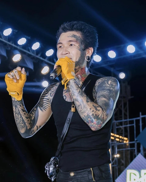 Đại chiến của 2 Quán quân Rap Việt: Người vừa lấy vợ sinh con trở lại showbiz, người “gây hấn” với cả làng rap- Ảnh 6.