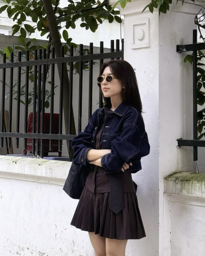 Tôn dáng và thời thượng cùng chân váy ngắn xếp ly- Ảnh 8.