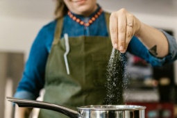 4 sai lầm khi dùng nước canh