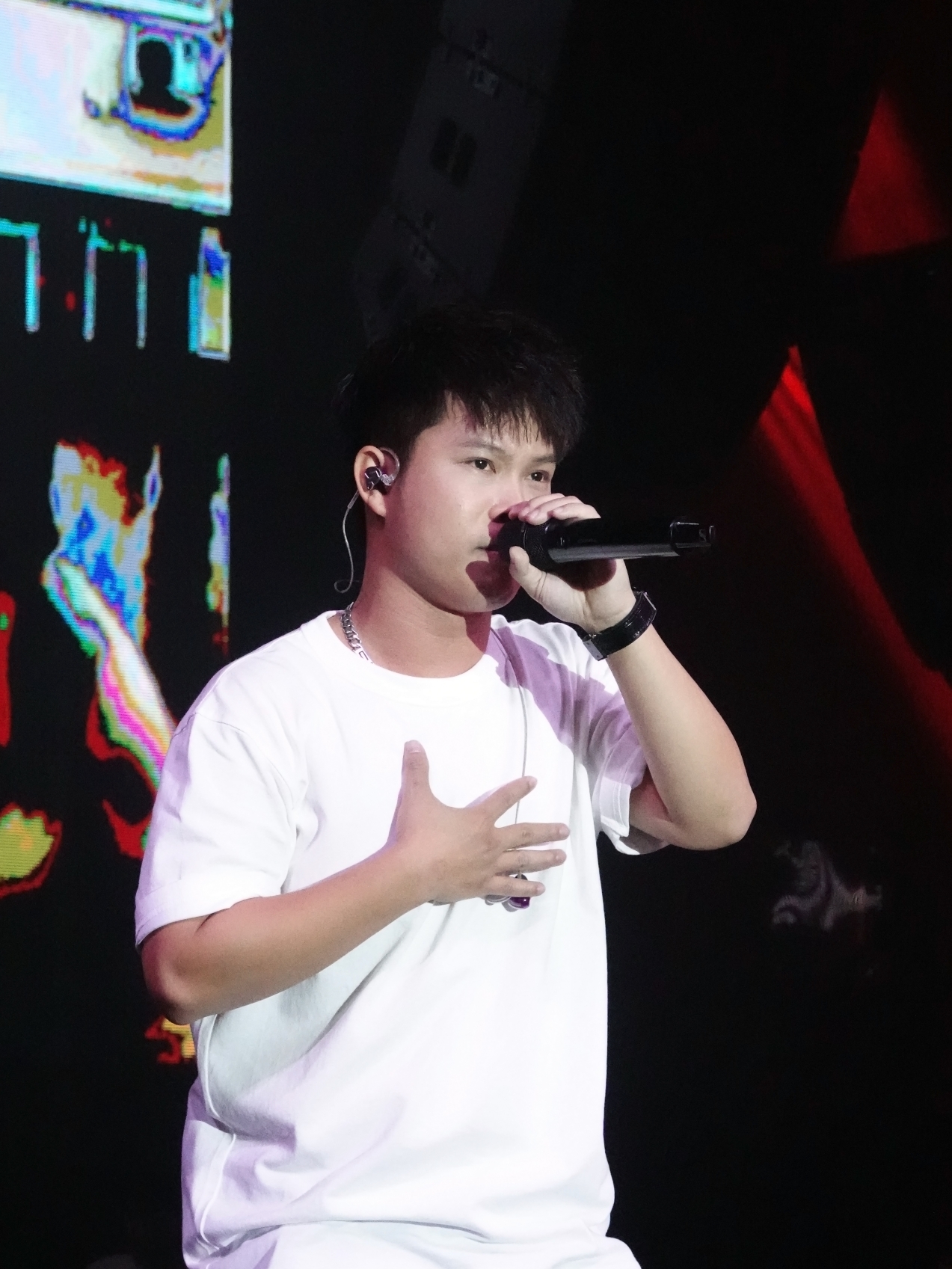 Quán quân Rap Việt bỏ showbiz để lấy vợ sinh con, nay trở lại cho cả làng rap biết thế nào là “trình”- Ảnh 6. Quán quân Rap Việt bỏ showbiz để lấy vợ sinh con, nay trở lại cho cả làng rap biết thế nào là “trình”- Ảnh 6.