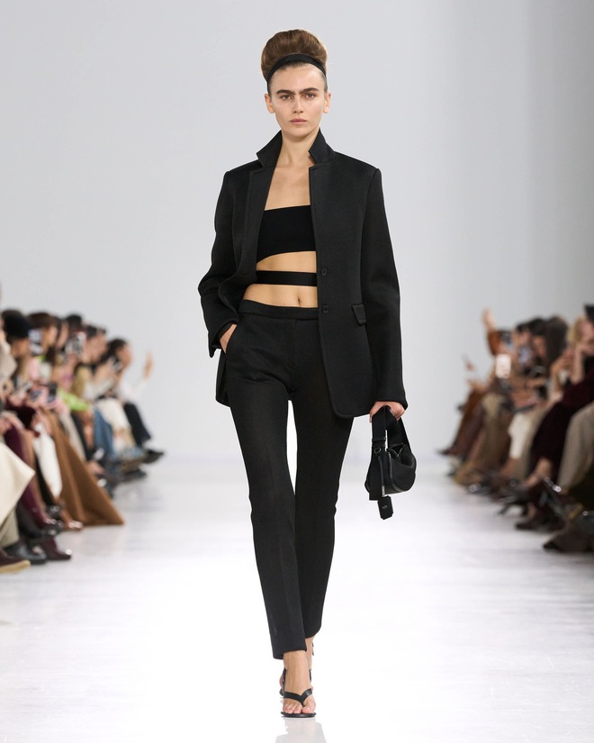 Những outfit bắt mắt của áo lửng và váy dài - Ảnh 3.