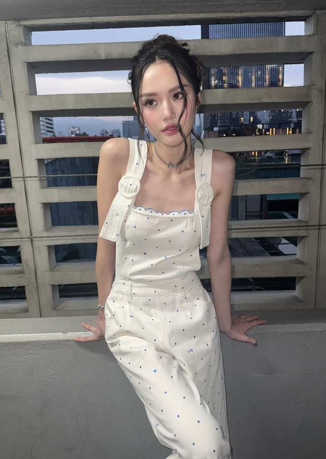 Quần yếm giúp nàng luôn trẻ trung, tươi tắn mỗi ngày- Ảnh 5.