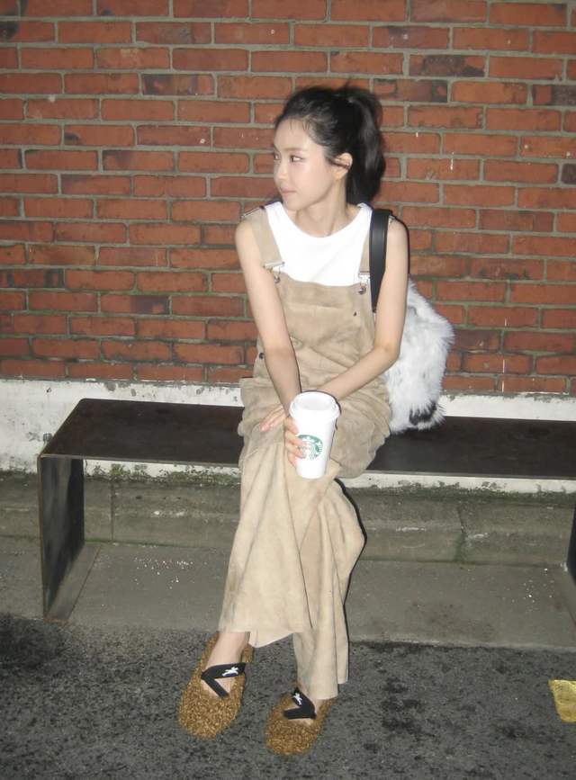 Quần yếm giúp nàng luôn trẻ trung, tươi tắn mỗi ngày- Ảnh 8.