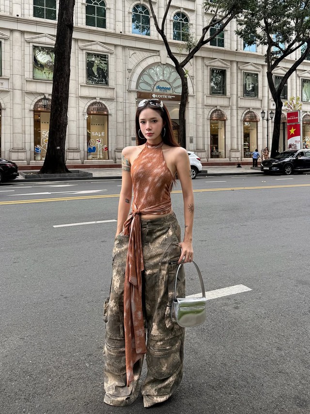 Khuấy động phong cách đường phố với quần túi hộp- Ảnh 8. Khuấy động phong cách đường phố với quần túi hộp- Ảnh 8.