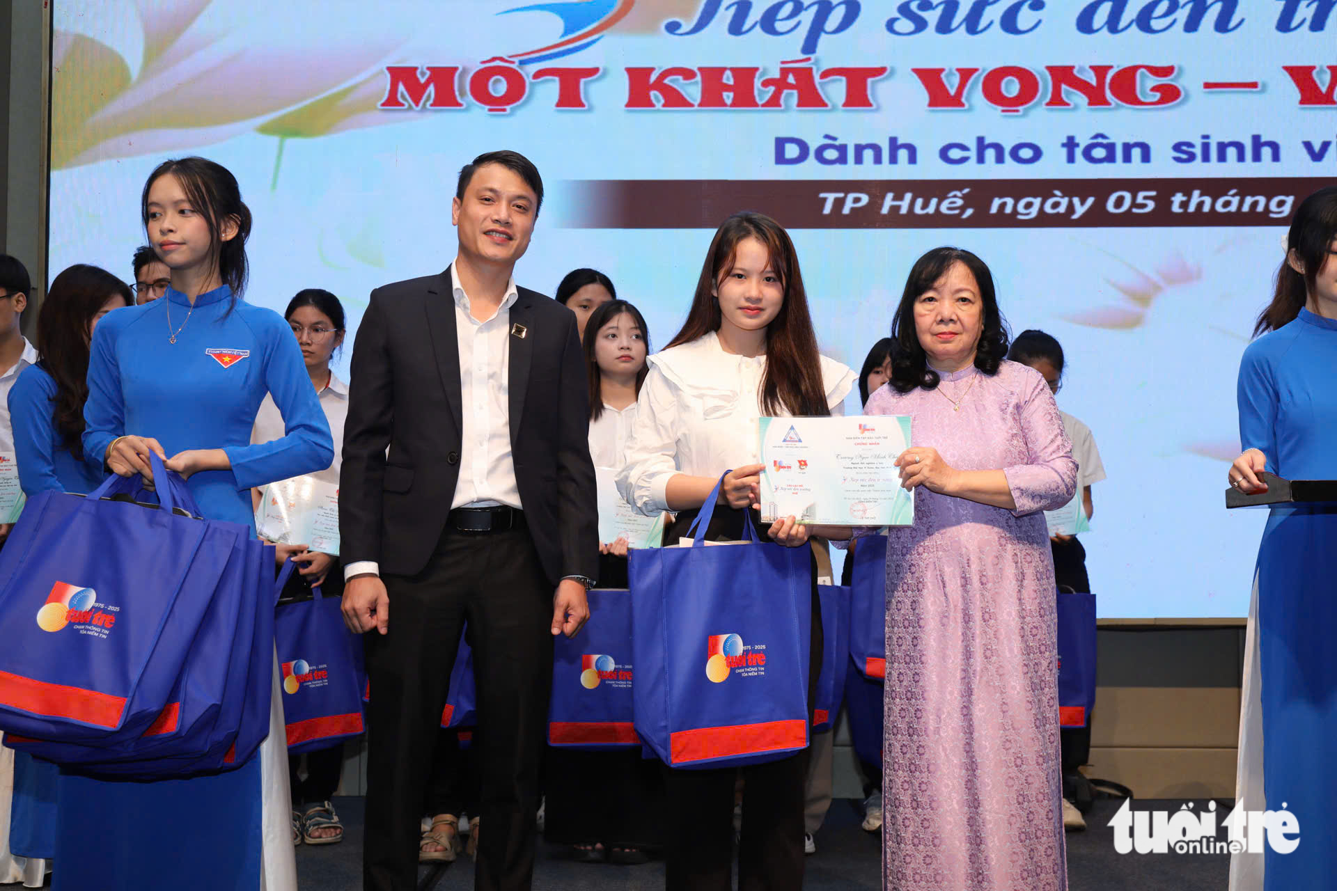 tiếp sức đến trường - Ảnh 3.