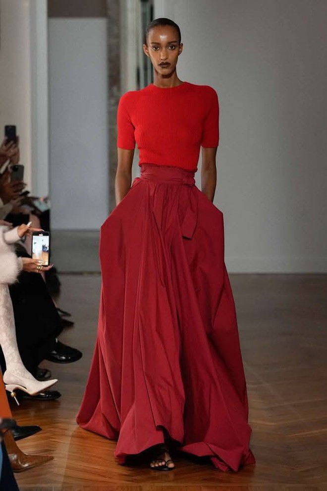 Sáng bừng không gian tiệc thu với các thiết kế lụa và vải mềm- Ảnh 4. Sáng bừng không gian tiệc thu với các thiết kế lụa và vải mềm- Ảnh 4.