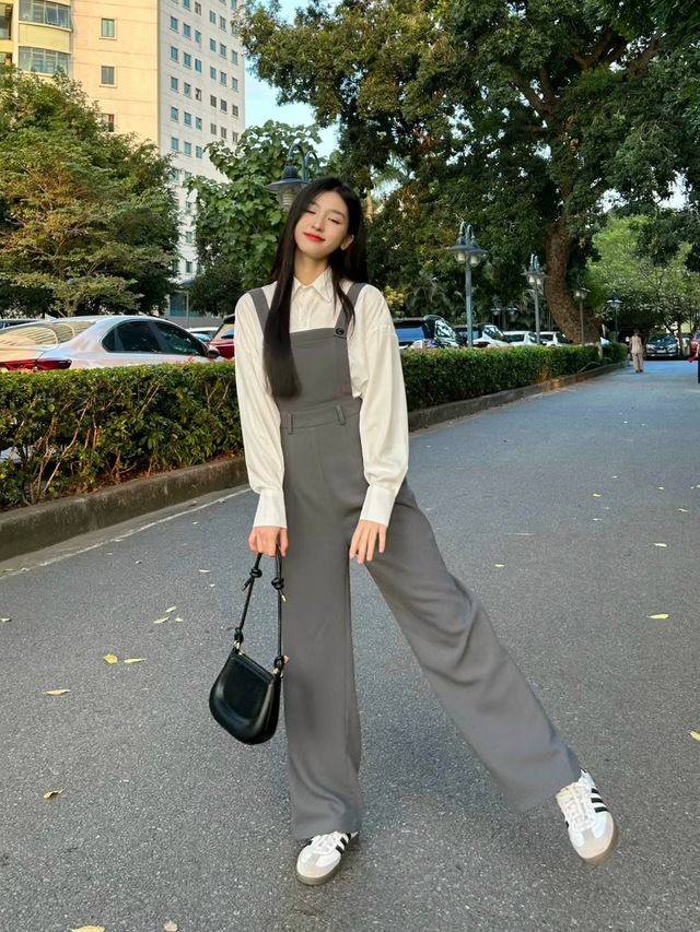 Tuyệt chiêu ‘trẻ mãi không già’ với quần yếm năng động- Ảnh 3.