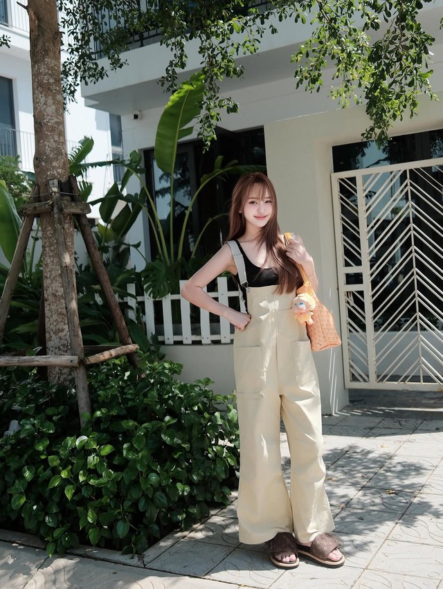 Tuyệt chiêu ‘trẻ mãi không già’ với quần yếm năng động- Ảnh 7.