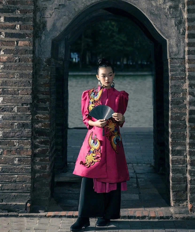 Phong cách thời trang ấn tượng của diễn viên nhí 'Đồi hành xác' - Ảnh 7.