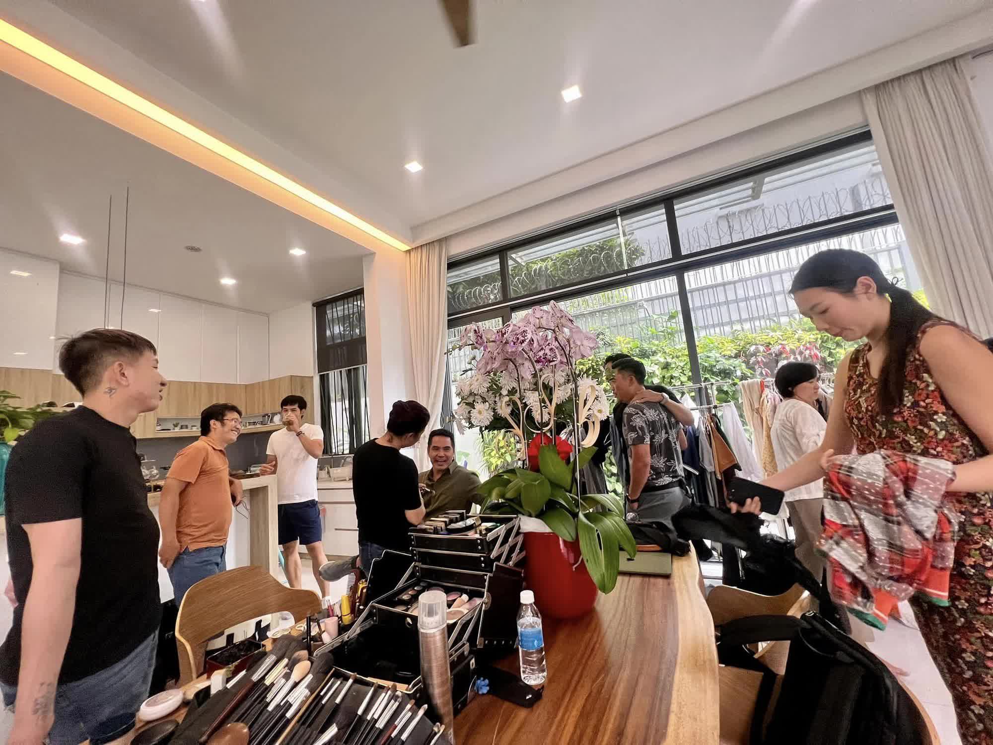 “Ông trùm” đắt show miền Tây chị em ai cũng mê: Từ cát-xê chỉ 15.000 đồng, nay kiếm nghìn tỷ như máy- Ảnh 7.