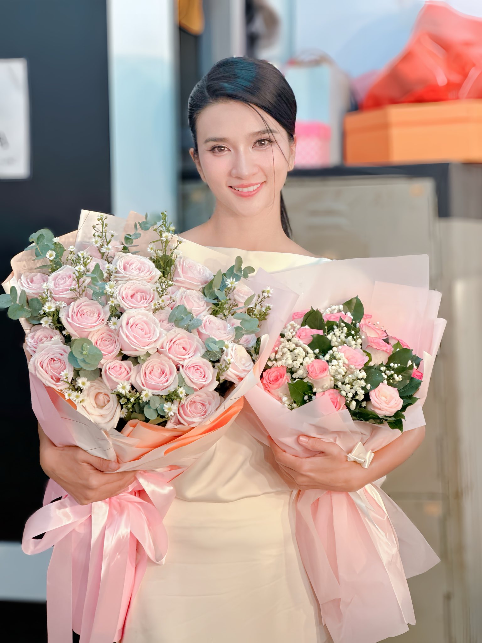 Nữ NSƯT chia tay đại gia ngân hàng, một mình nuôi con, U40 giàu sang, đẹp bậc nhất showbiz Việt - Ảnh 7.