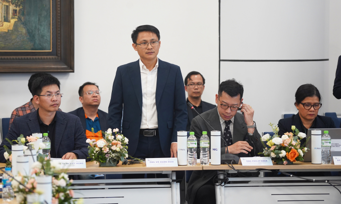 Phó giám đốc NIC Võ Xuân Hoài (đứng) chia sẻ về yêu cầu với bộ dữ liệu tiếng Việt phục vụ phát triển AI, tháng 10/2025. Ảnh: Lưu Quý