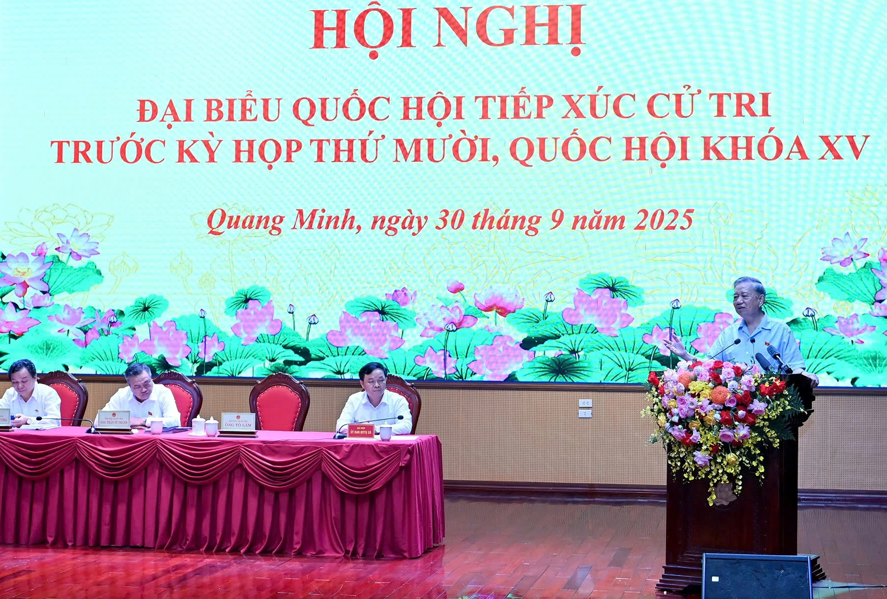 'Giá đất theo thị trường nên dễ bị thao túng, thổi giá' 2 Tổng Bí thư: 'Giá đất theo thị trường nên bị thao túng, thổi giá' - Ảnh 2.