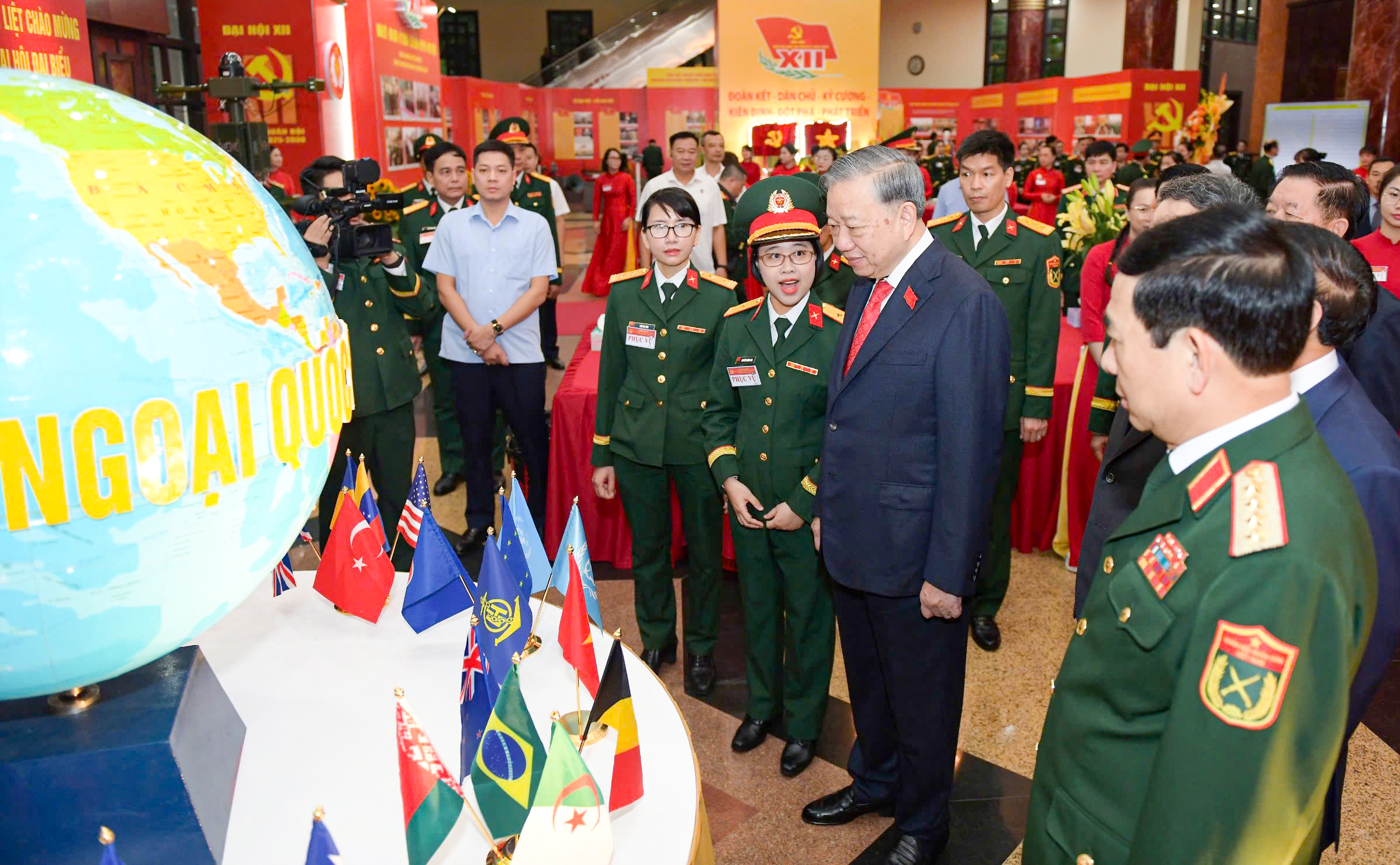 - Ảnh 6. - Ảnh 6.