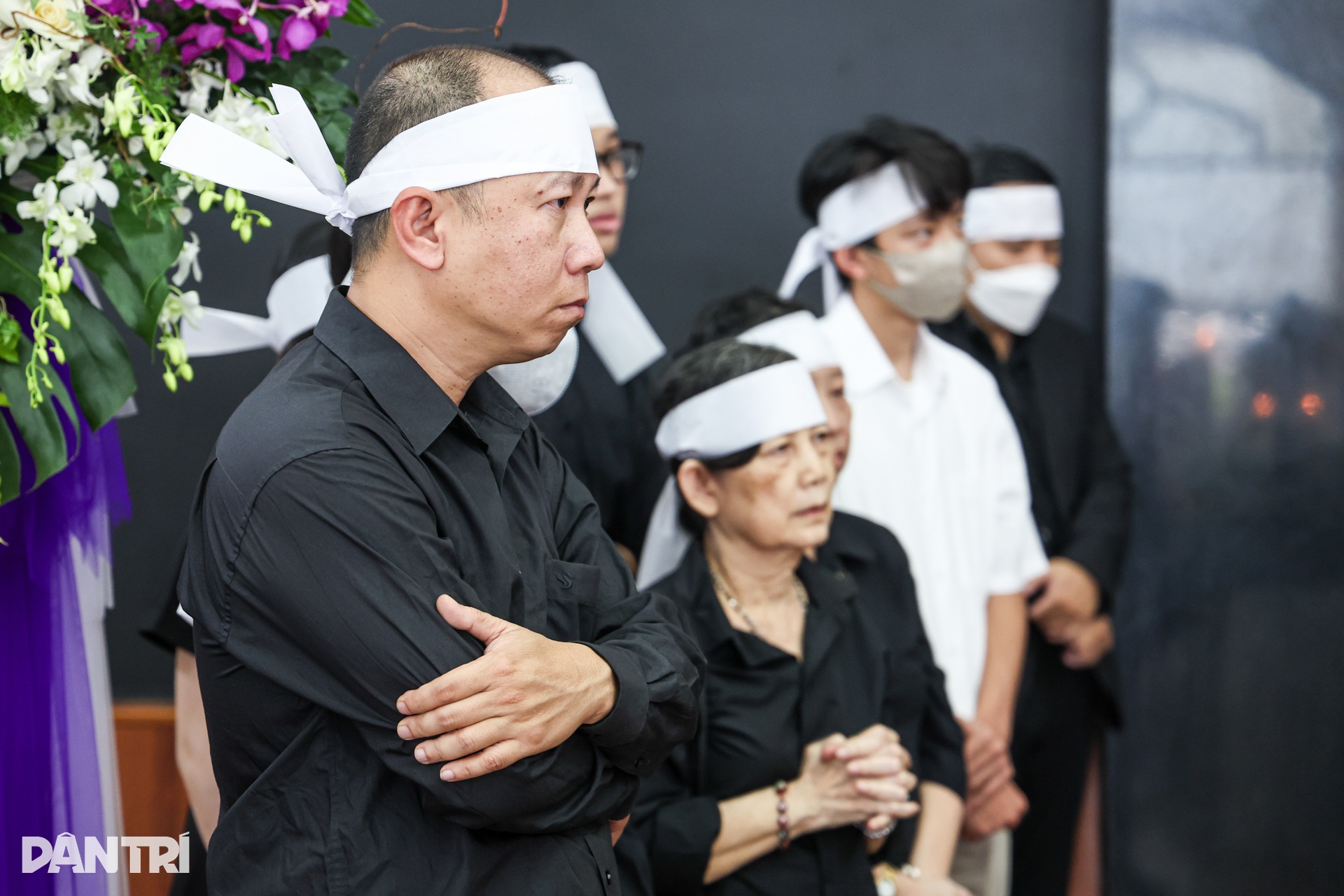 Bạn bè, đồng nghiệp xúc động trước linh cữu nhạc sĩ Thế Hiển - 6