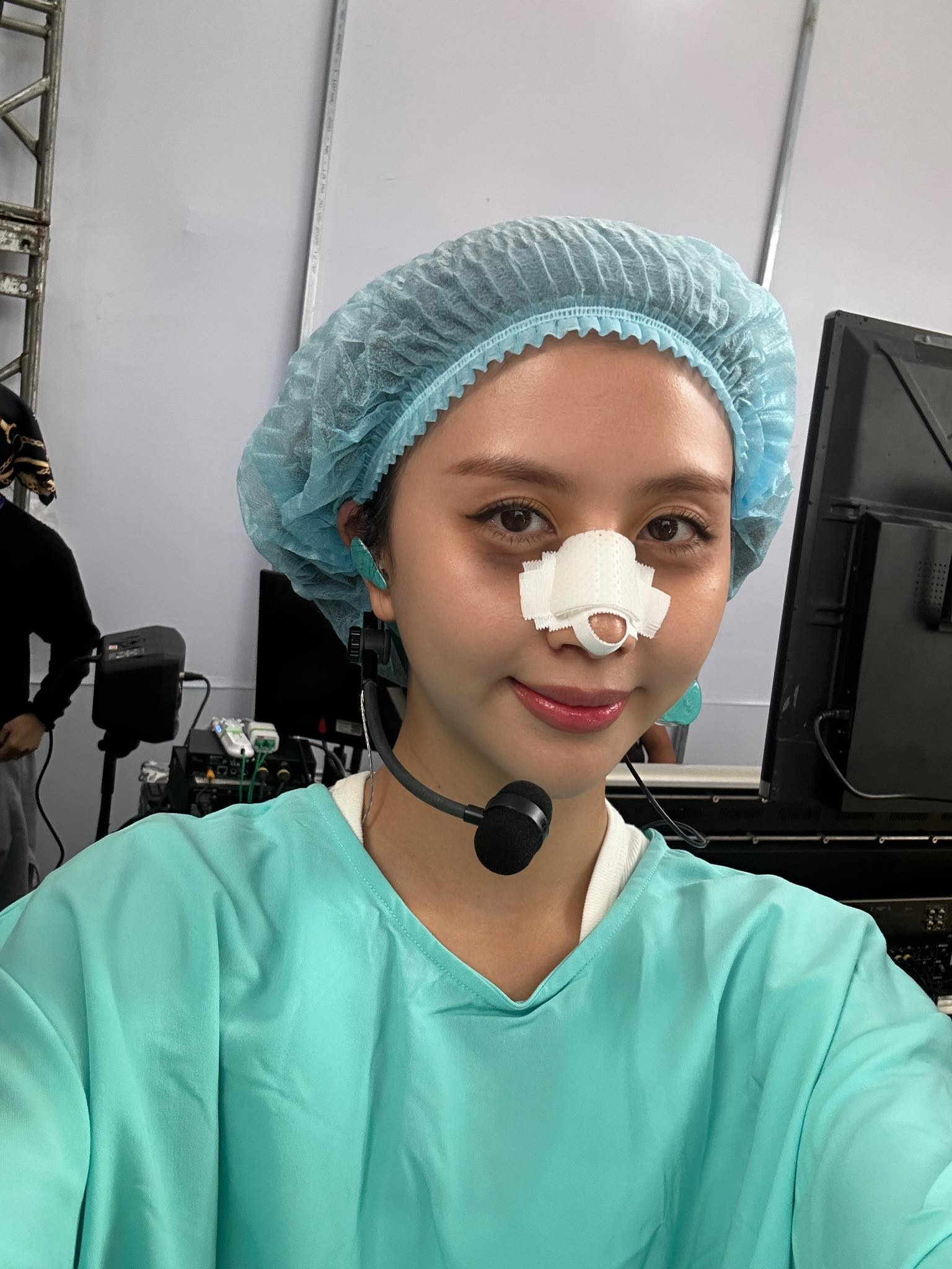 D-1 đến concert Em Xinh: Cả dàn nghệ sĩ đội mưa luyện tập, gì cũng dám làm dự đoán 1 đêm “ê hề content”- Ảnh 5.