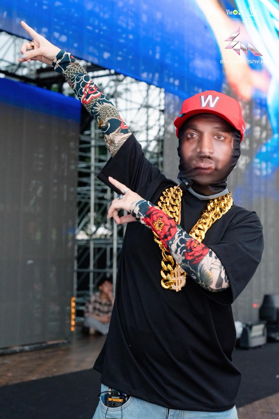 D-1 đến concert Em Xinh: Cả dàn nghệ sĩ đội mưa luyện tập, gì cũng dám làm dự đoán 1 đêm “ê hề content”- Ảnh 12.