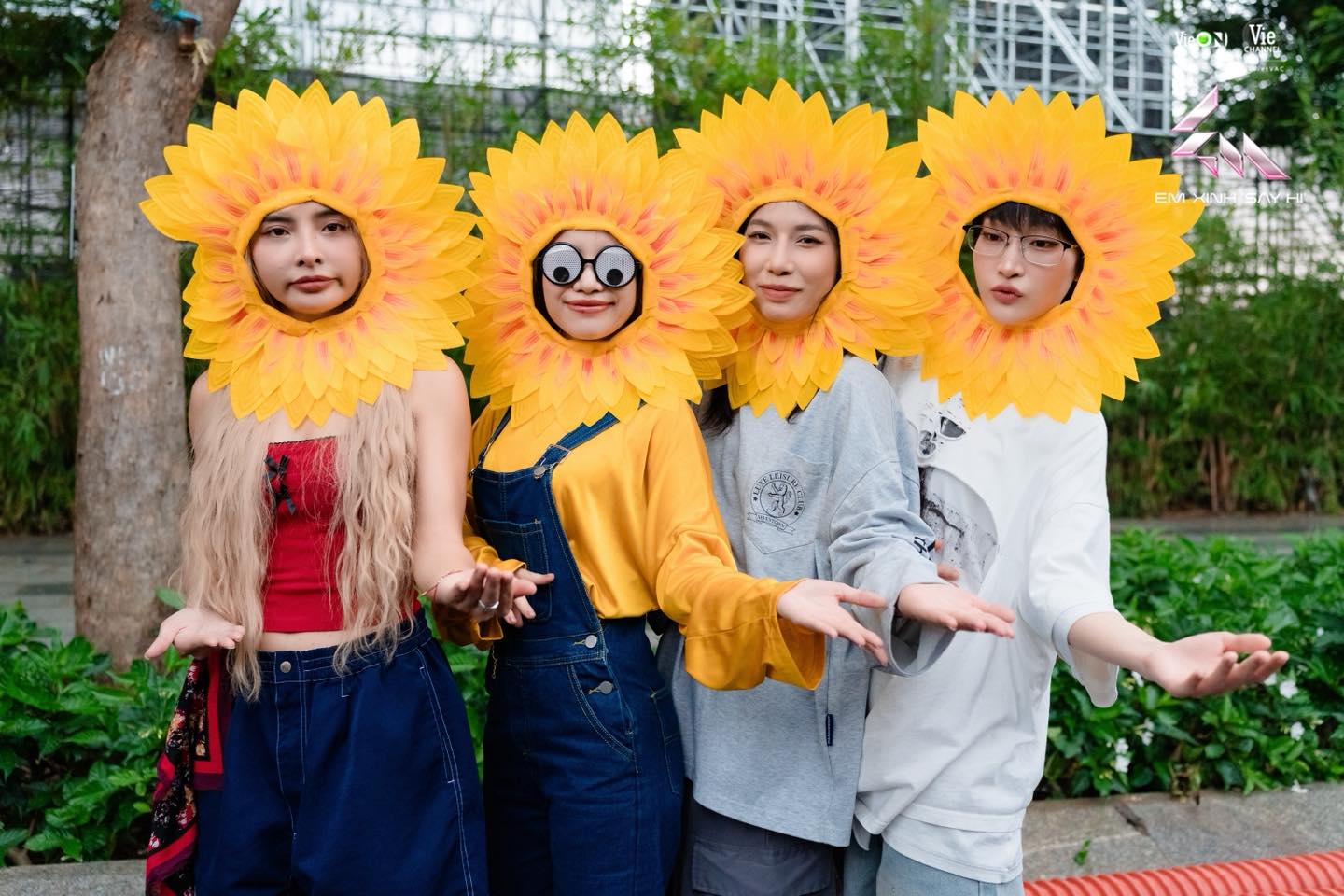 D-1 đến concert Em Xinh: Cả dàn nghệ sĩ đội mưa luyện tập, gì cũng dám làm dự đoán 1 đêm “ê hề content”- Ảnh 13.