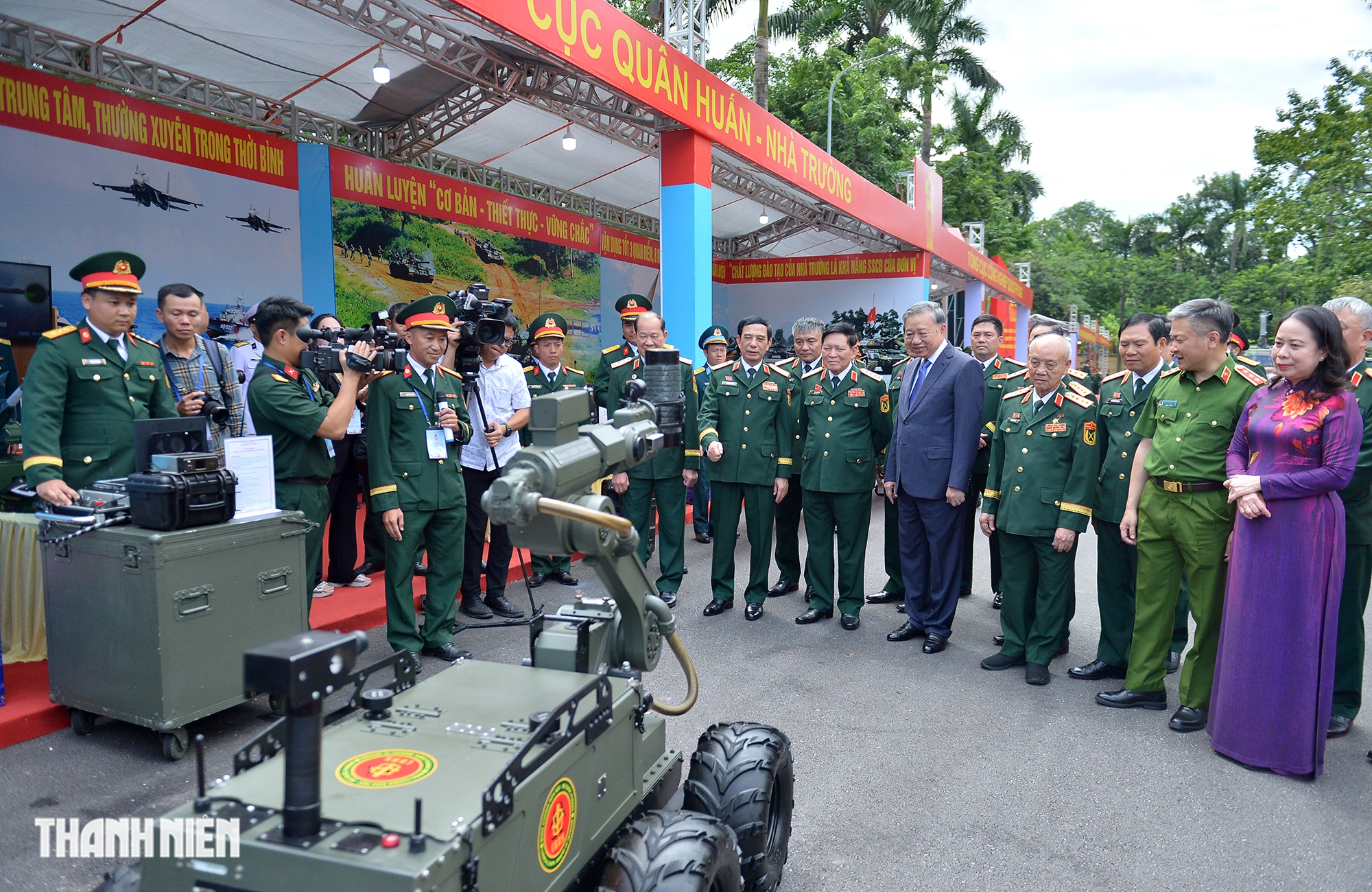 - Ảnh 4. - Ảnh 4.