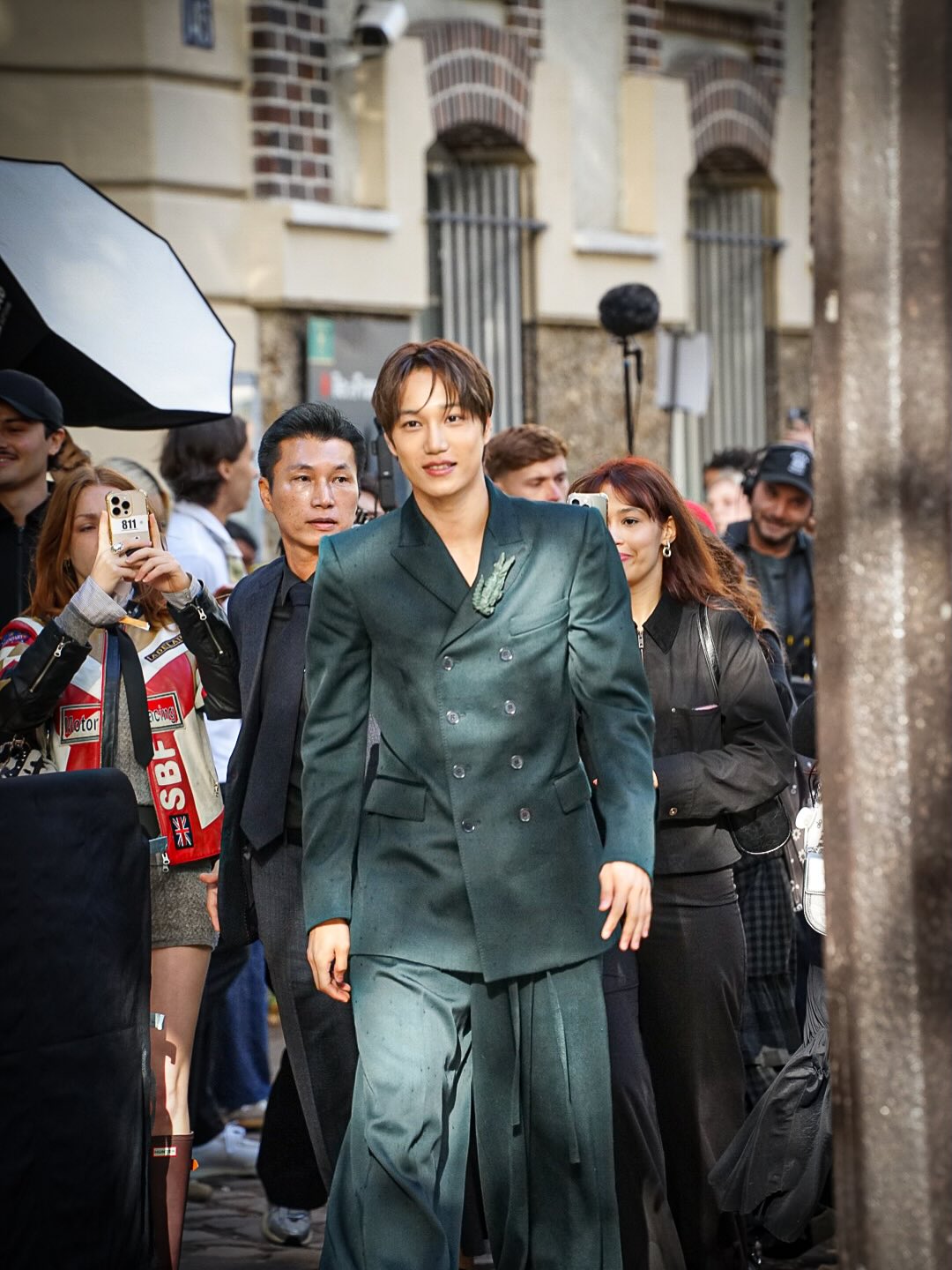 Tình cũ Jennie khiến 1 nam diễn viên bị hất văng lên lề - Ảnh 7.