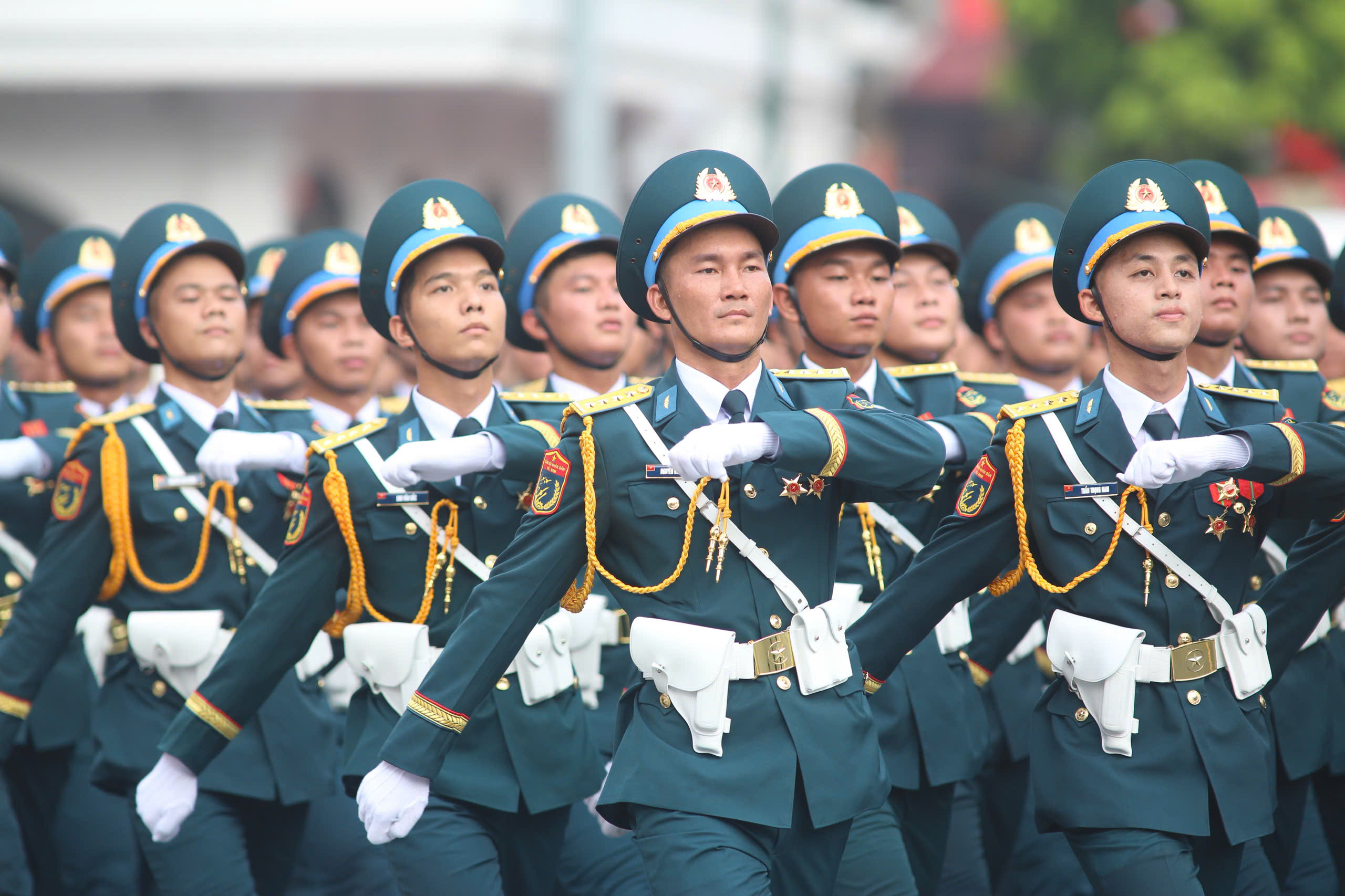 Quân đội Việt Nam 80 năm trung thành với Đảng và nhân dân trong sự nghiệp bảo vệ Tổ quốc - Ảnh 4.