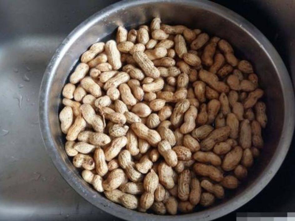 Luộc lạc chỉ cho nước lã là chưa chuyên nghiệp, thêm 2 bước này củ nào cũng thơm bùi, chắc hạt - 2