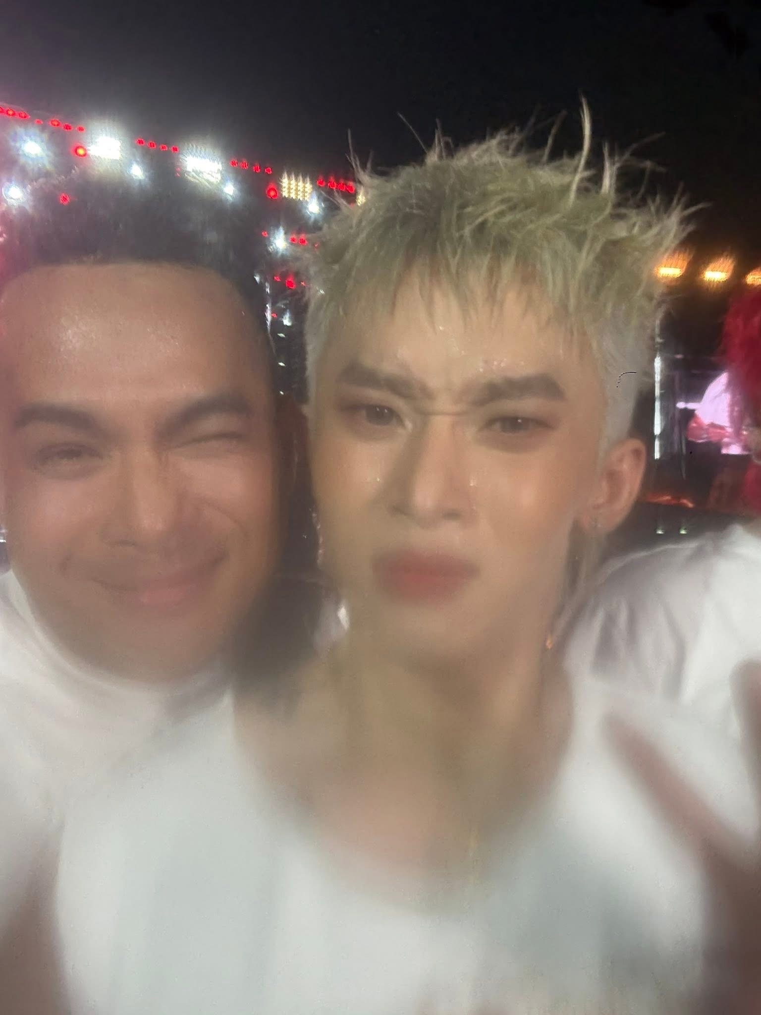 Chụp ảnh hậu trường concert Chông Gai “bằng máy giặt”: Ai nấy cũng như bước ra từ thời bom đạn- Ảnh 10.