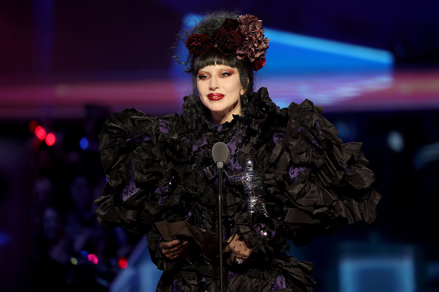 VMAs 2025: Rosé - Lisa (BLACKPINK) nắm tay nhau làm nên lịch sử, Taylor Swift “trắng tay”- Ảnh 5.