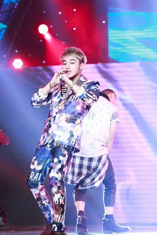 Ekip tiết lộ Sơn Tùng sau hậu trường: Cơn sốt như truyền qua tay, nói chuyện không nổi- Ảnh 5.