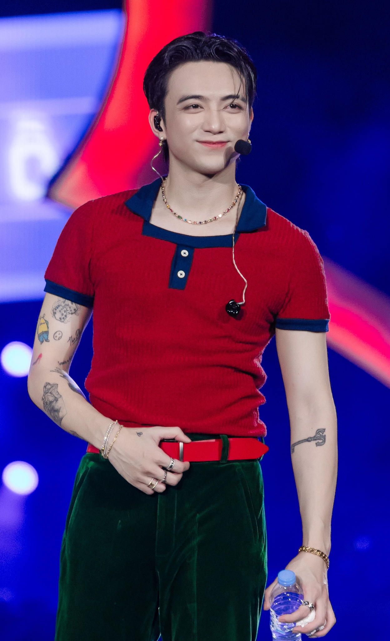 Concert Chông Gai D-7 bị chê “đầu voi đuôi chuột”, dài dòng lê thê và rất nhiều sự cố- Ảnh 14.