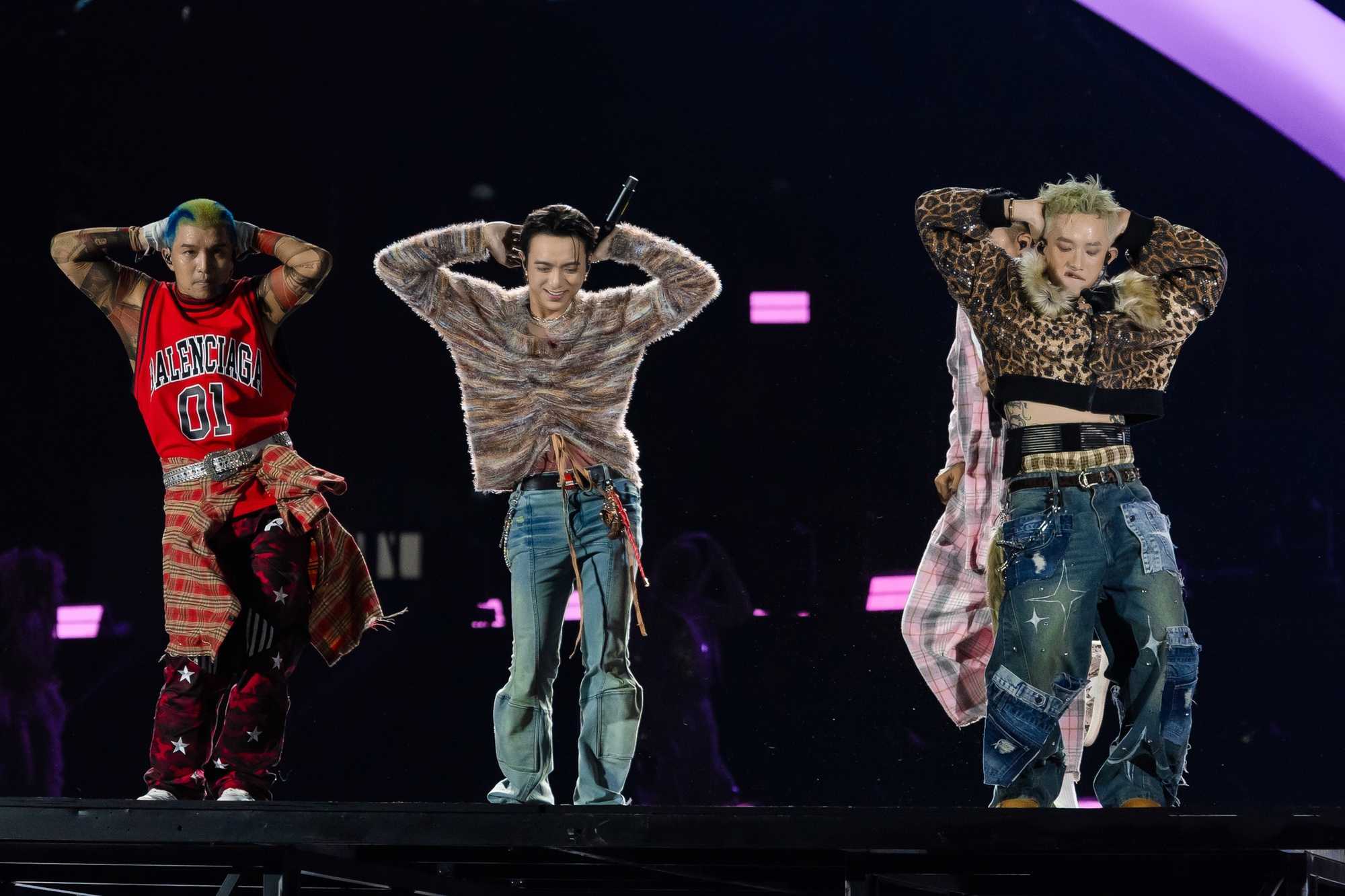 Concert Chông Gai D-7 bị chê “đầu voi đuôi chuột”, dài dòng lê thê và rất nhiều sự cố- Ảnh 17.