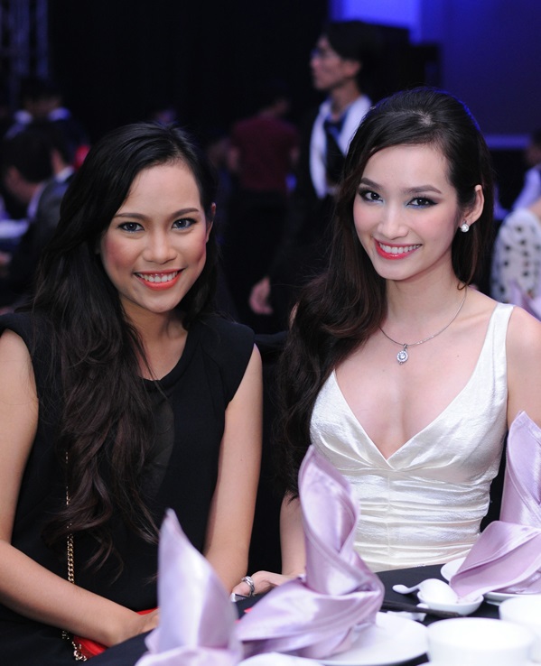 Hoa hậu lọt top 100 gương mặt đẹp nhất Thế giới có em gái sinh năm 1990 xinh không kém, body nức nở nhưng không vào showbiz - 3