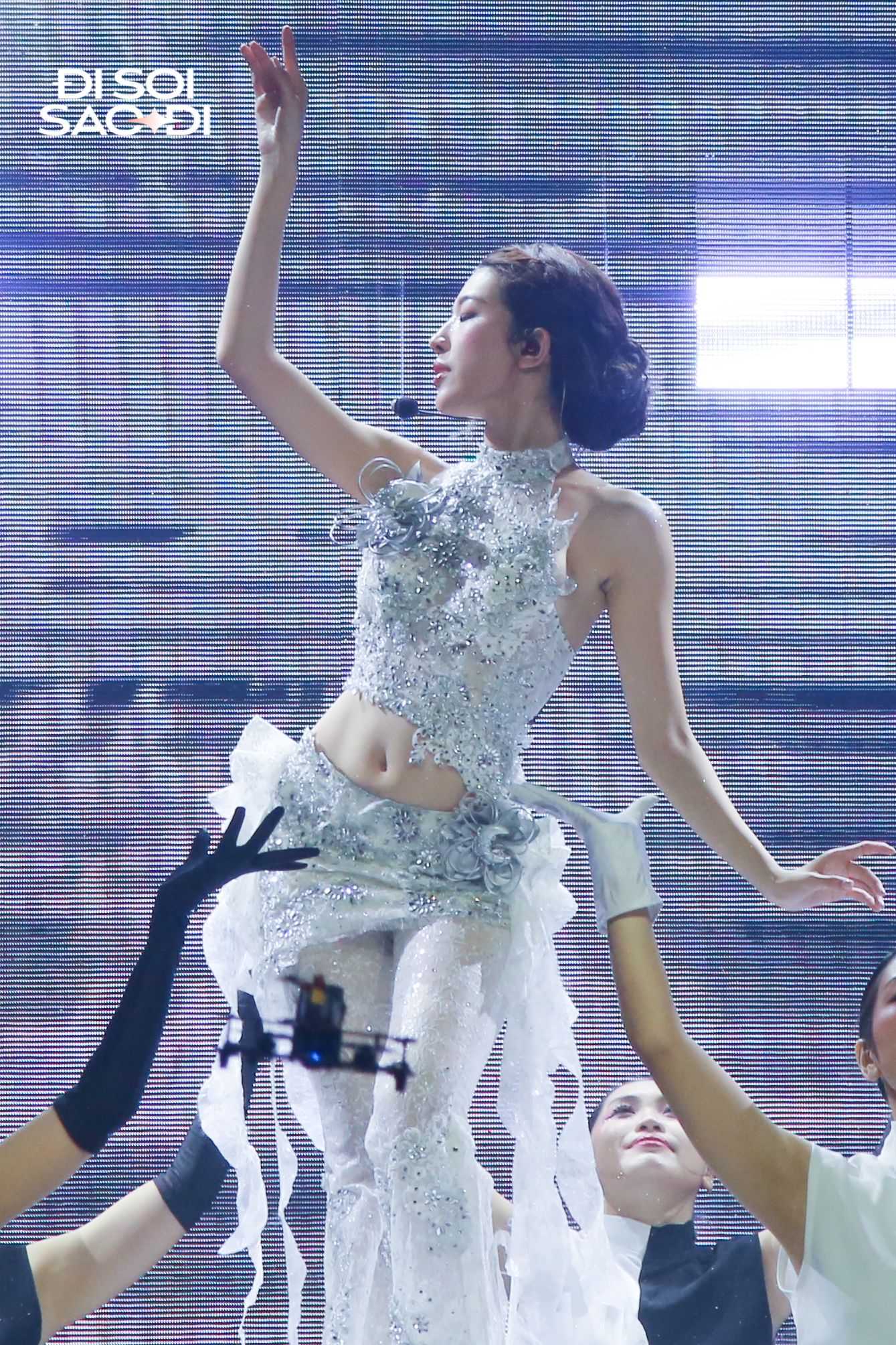 Vbiz có 1 “nữ hoàng nuốt chữ”: Mỹ nữ xinh như Hoa hậu, giọng hay nhảy giỏi nhưng vẫn có điểm trừ- Ảnh 3.