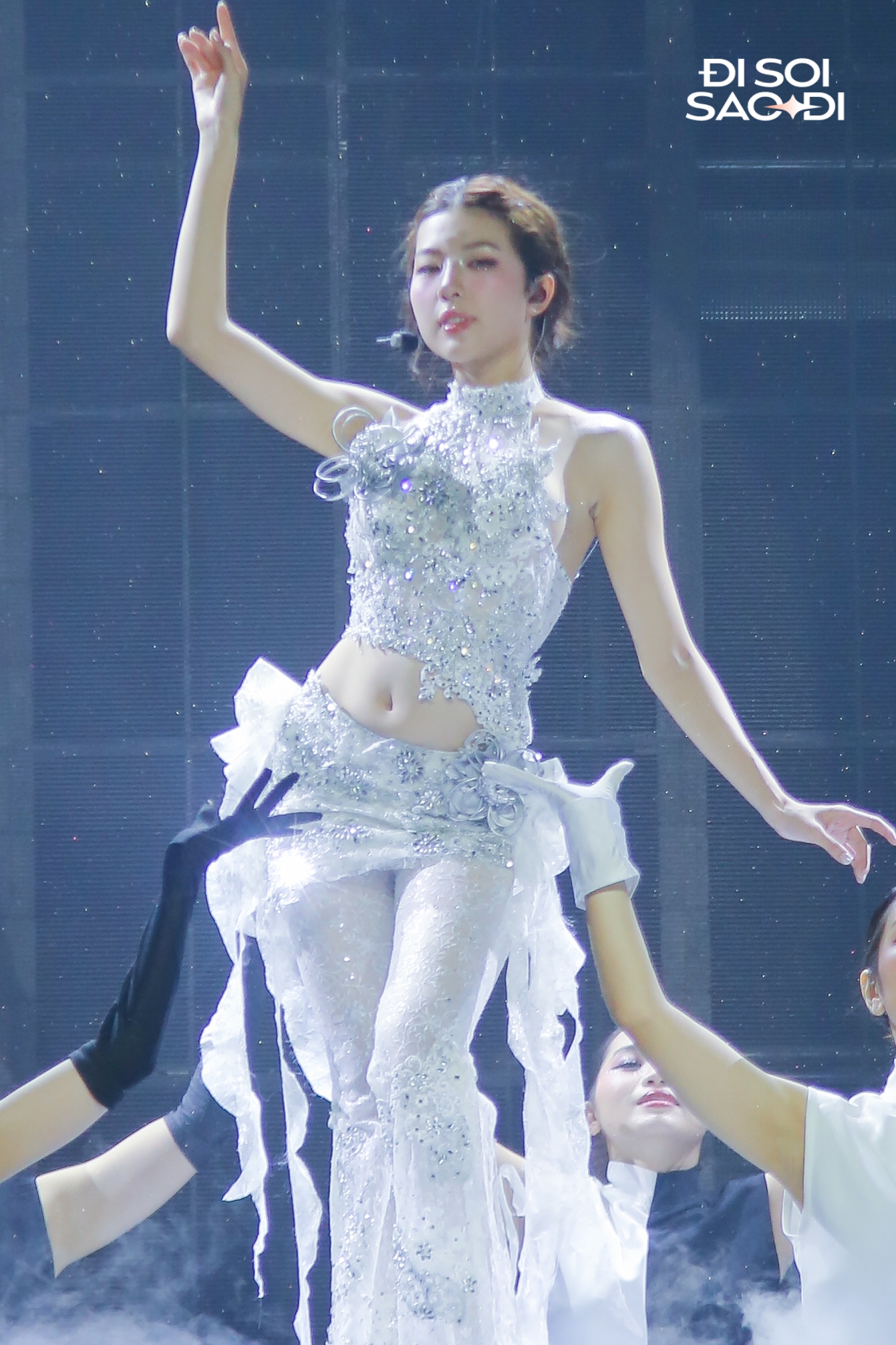 Vbiz có 1 “nữ hoàng nuốt chữ”: Mỹ nữ xinh như Hoa hậu, giọng hay nhảy giỏi nhưng vẫn có điểm trừ- Ảnh 5.