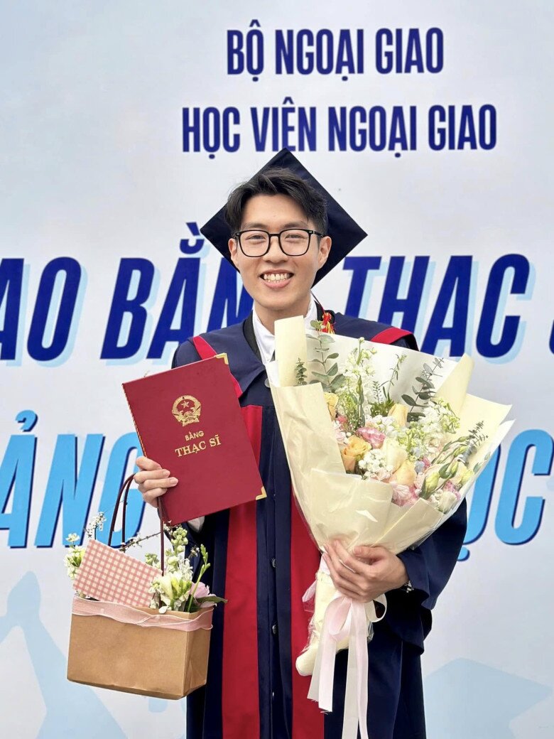 Nam BTV sinh năm 2000 gây ấn tượng bởi trình độ học vấn “khủng”.
