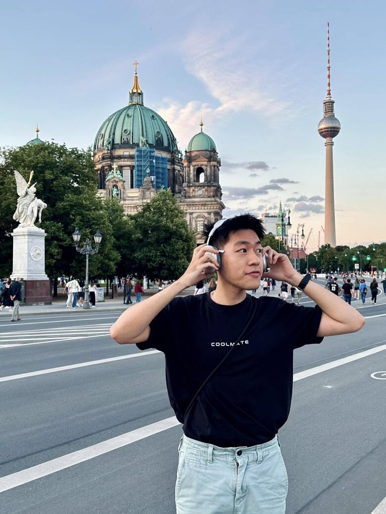 Thành tích của BTV Sơn Anh có thể viết dài như “sớ”.