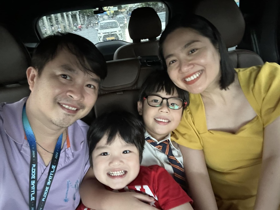 Lê Khánh: Hôn nhân bên chồng kém tuổi, ngại vì cảnh nóng với Quốc Trường - 4